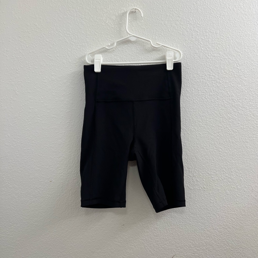 Lululemon Ribbed bike shorts